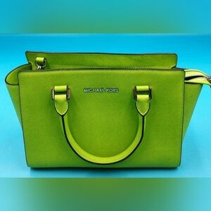 Authentic Michael Kors Selma Satchel Leather Pebbled Lime Green Purse